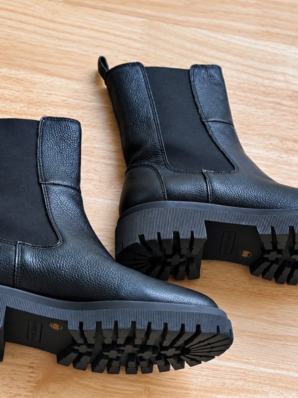 Gianni Bini Black Leather Chelsea Lug Boots Size 6.5 - Picture 6 of 12